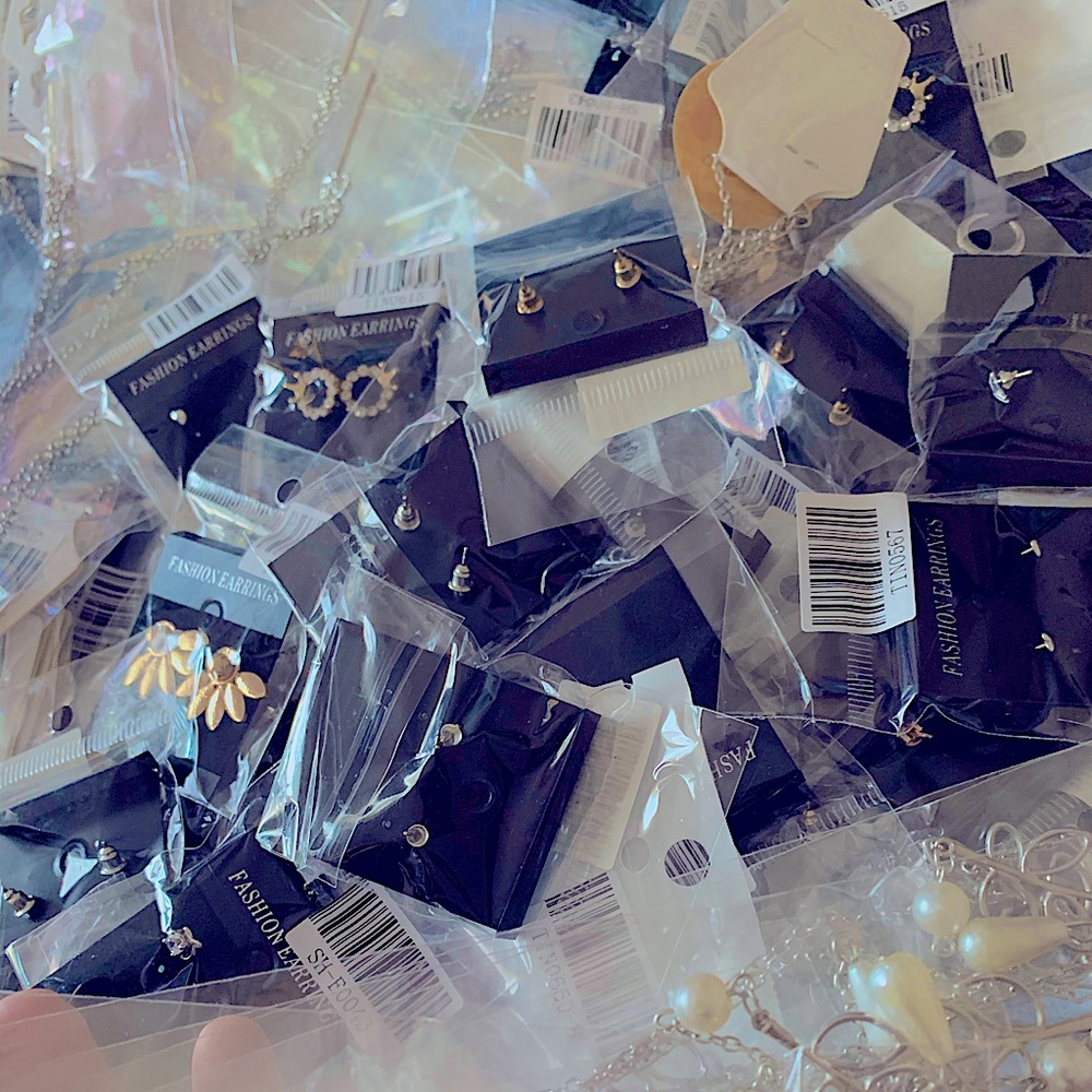 Wholesale Jewelry Bundle Random 5 Pieces: Savings